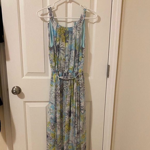 Floral Maxi Dress - Picture 3 of 6